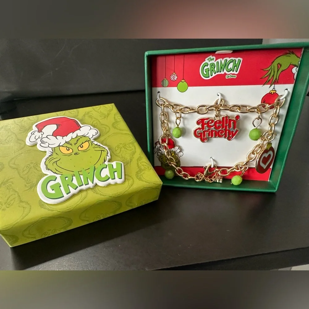 🆕The Grinch Charm Bracelet
